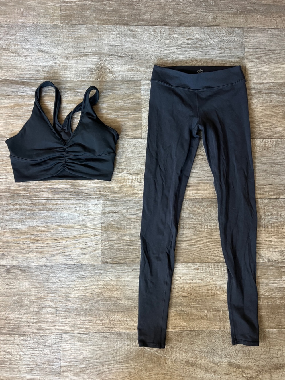 Alo Yoga Wild Thing Sports Bra and Leggings in Black SET